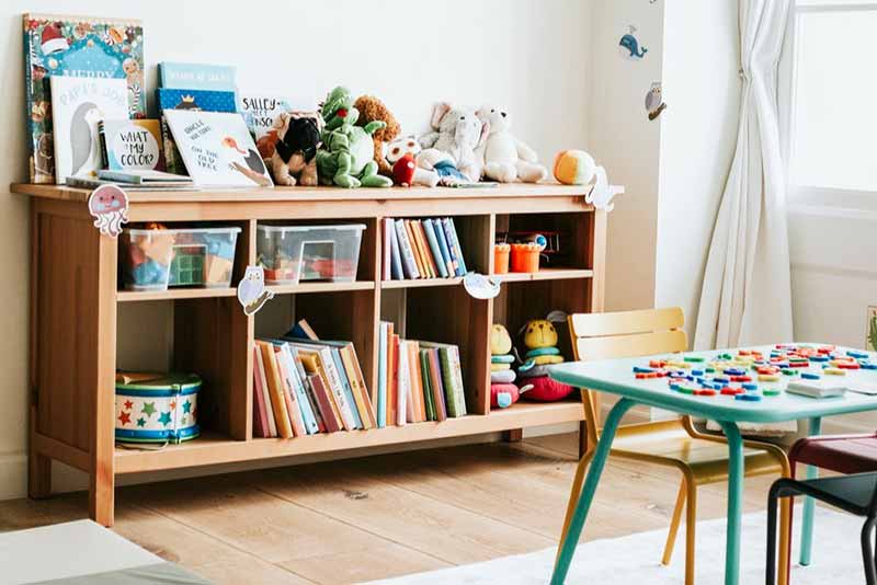 Tarea Montessori poner los libros en su sitio